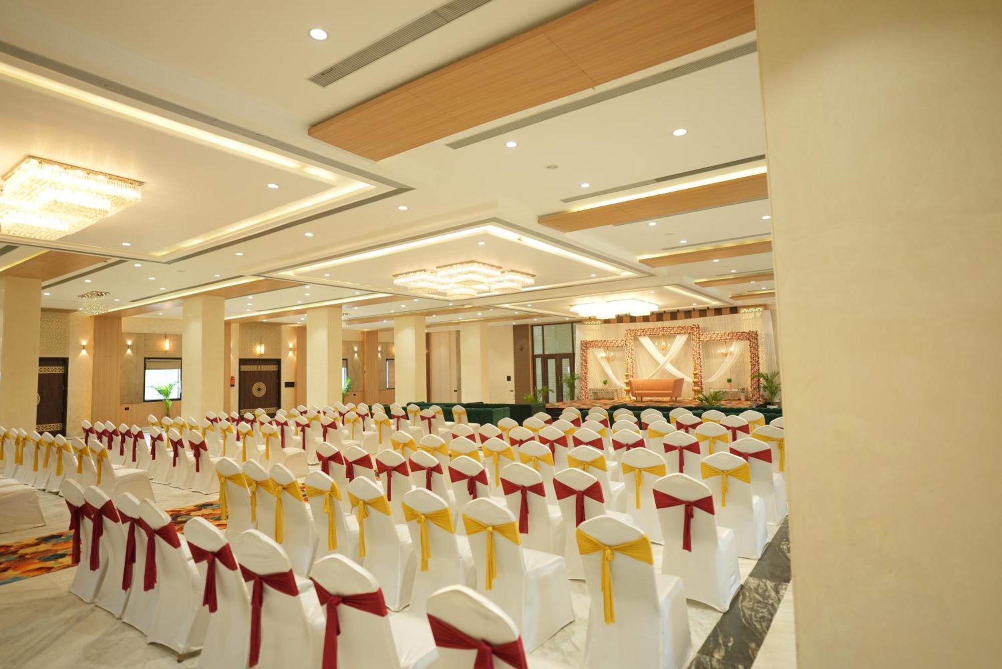 Palak Palace Hotels And Resort Bhopal Exterior photo