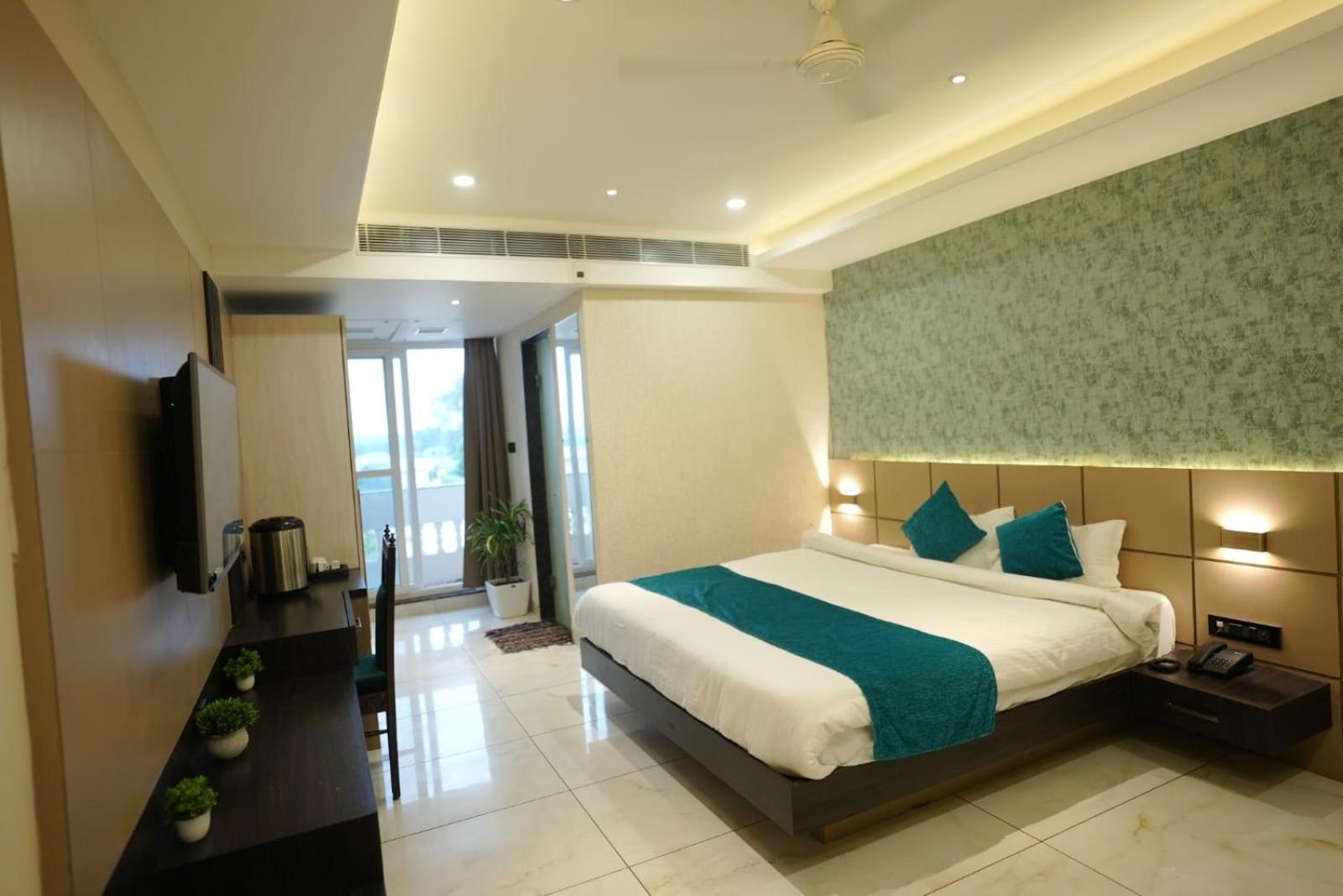 Palak Palace Hotels And Resort Bhopal Exterior photo