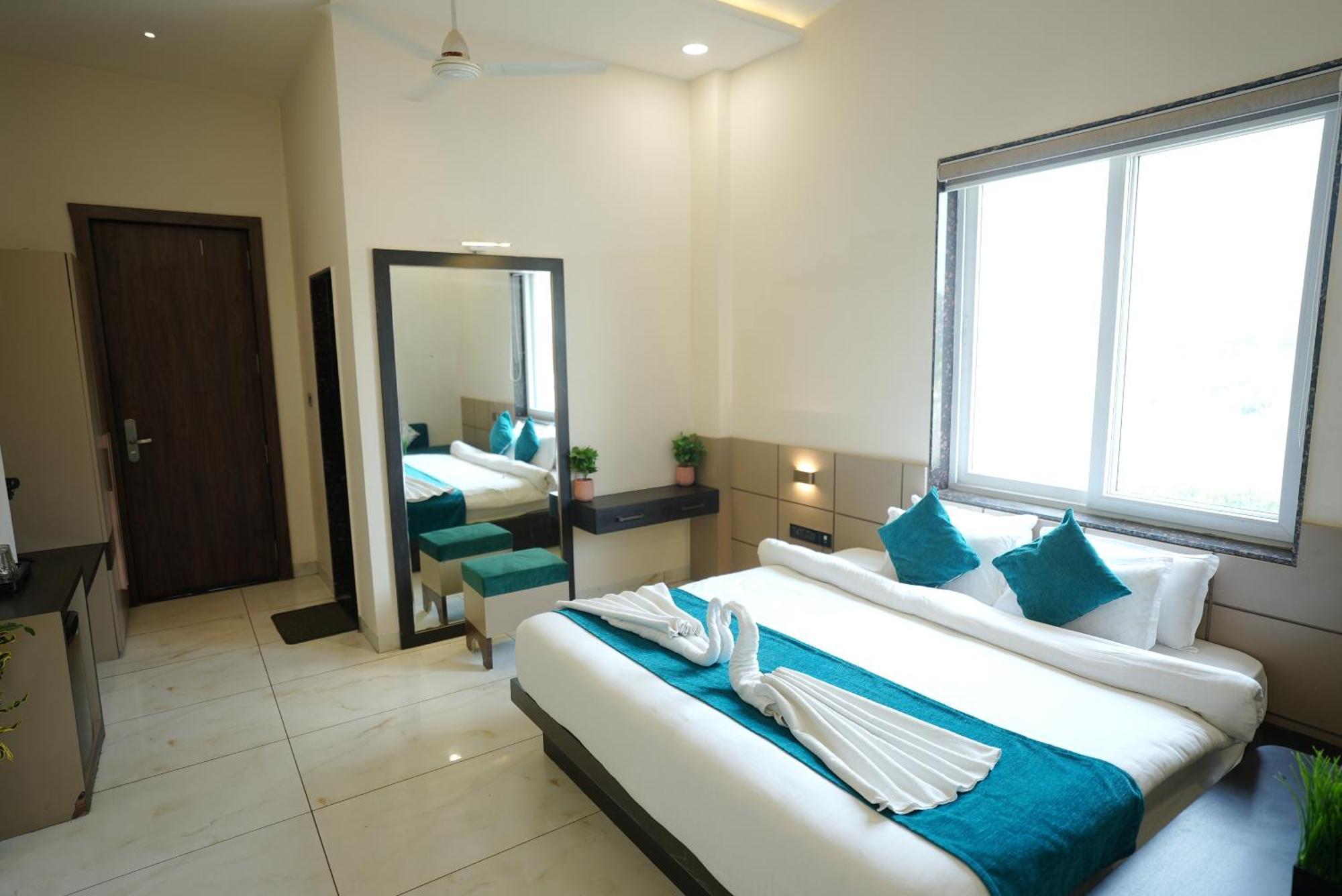 Palak Palace Hotels And Resort Bhopal Exterior photo